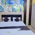 Hotel Mannat Centric - Near Lajpat Nagar Metro