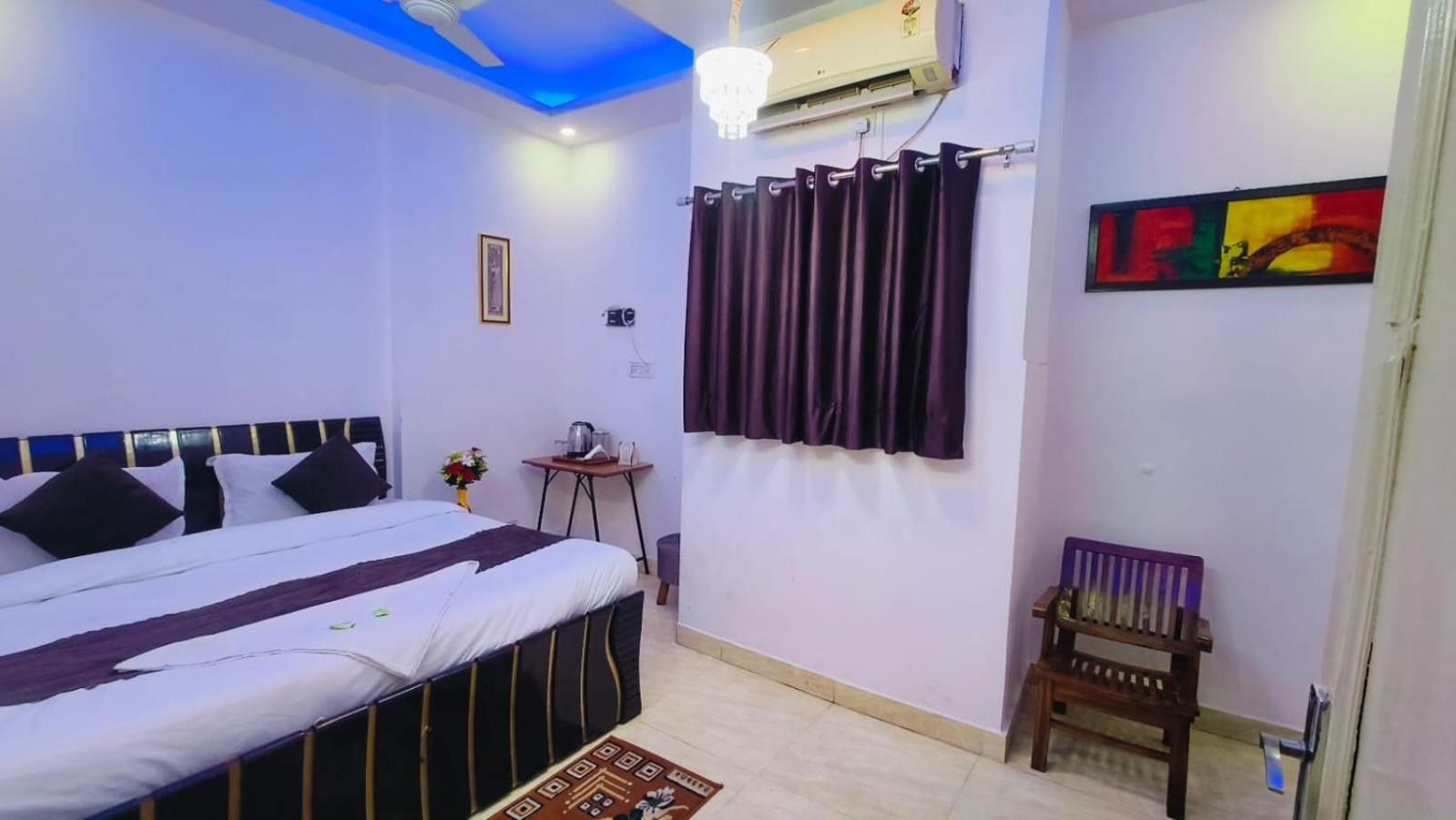 Mannat Centric - Near Lajpat Nagar Metro 3* New Delhi