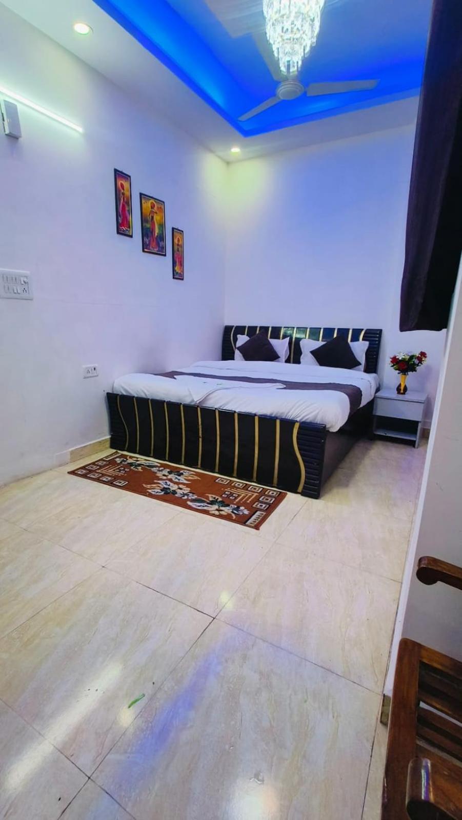 Hotel Mannat Centric - Near Lajpat Nagar Metro 3*