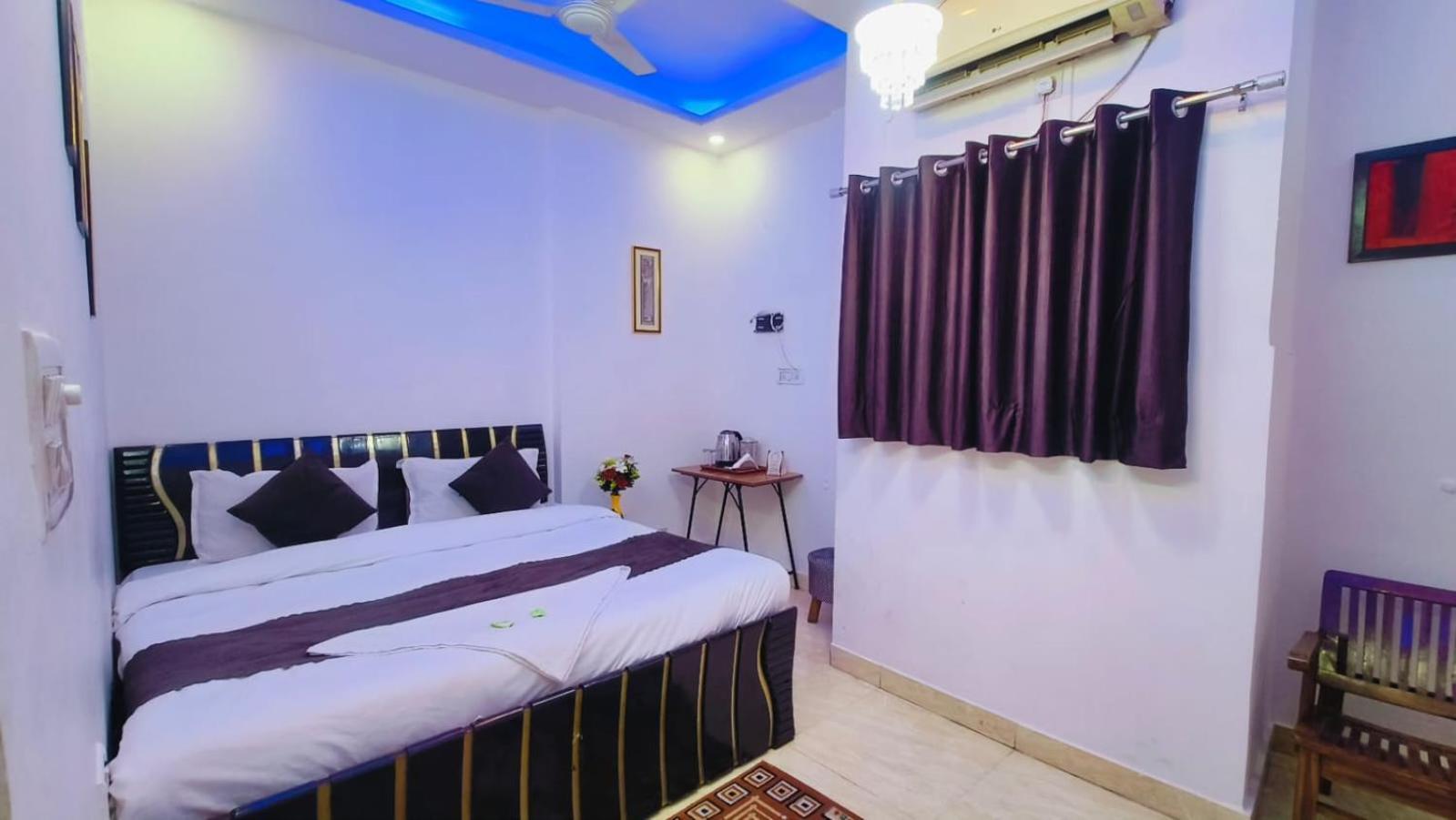 Mannat Centric - Near Lajpat Nagar Metro Hotel