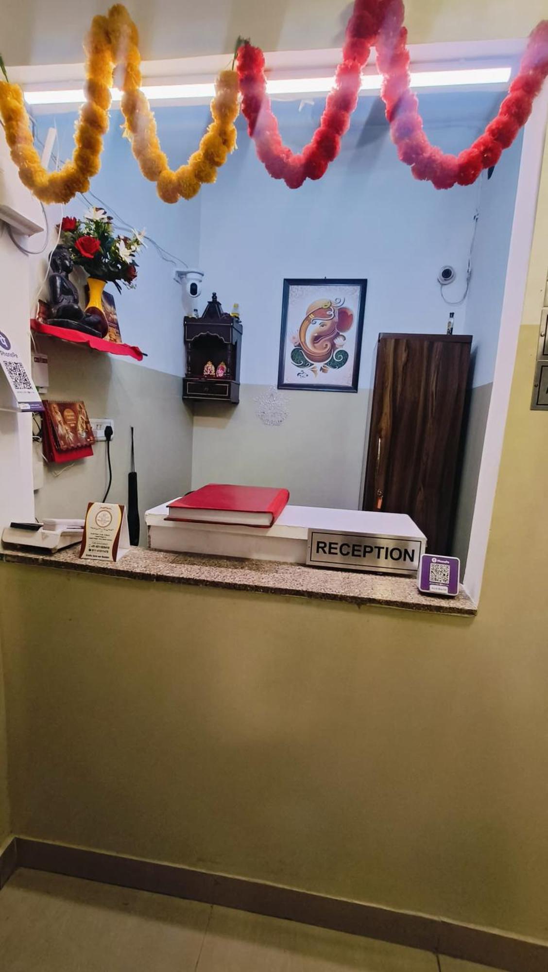 Hotel Mannat Centric - Near Lajpat Nagar Metro 3*