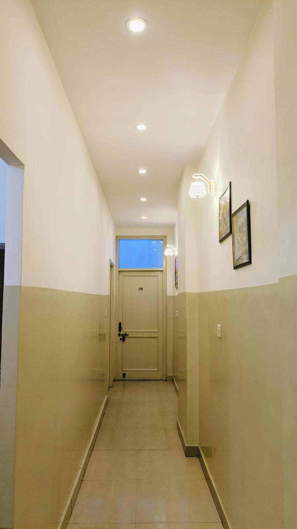 Mannat Centric - Near Lajpat Nagar Metro Hotel